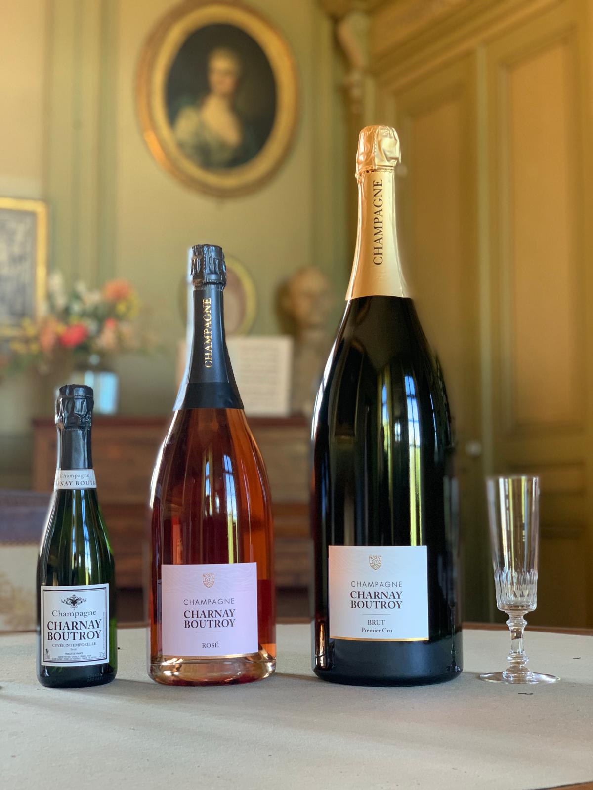 Bouteilles de Champagne Charnay Boutroy dans un salon